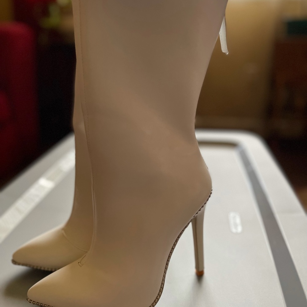 WHITE LEATHER BOOTIES | EGO | never worn